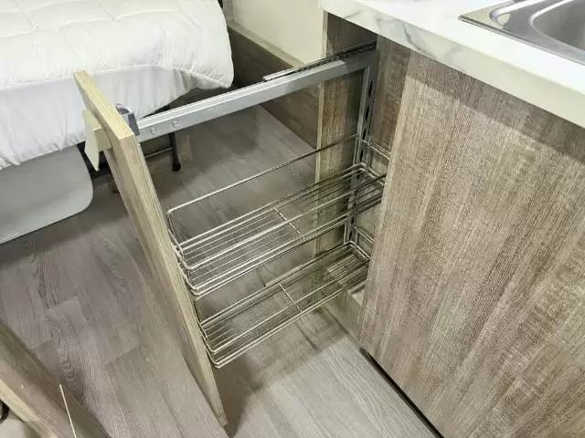 USED 2016 WINNEBAGO BURKE 580B