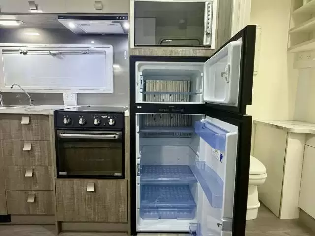 USED 2016 WINNEBAGO BURKE 580B