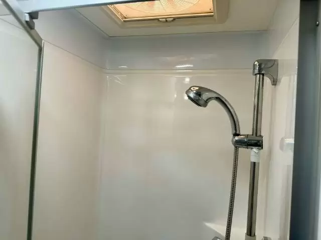 USED 2016 WINNEBAGO BURKE 580B