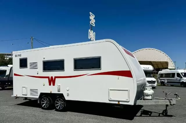 USED 2016 WINNEBAGO BURKE 580B