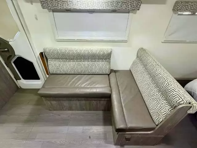 USED 2016 WINNEBAGO BURKE 580B