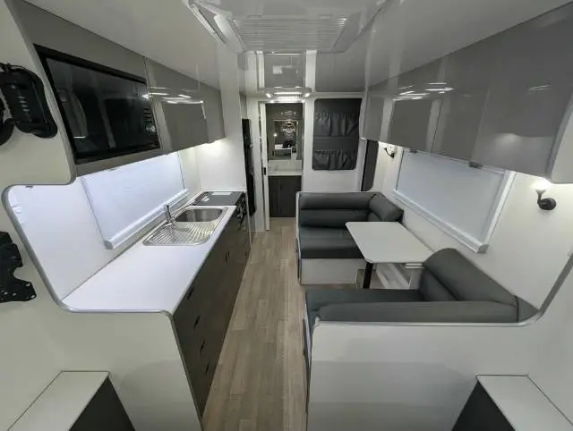 https://media-caravea.syd1.digitaloceanspaces.com/caravans/6EC17618/image-9.webp?q=ssh5Ub68oi