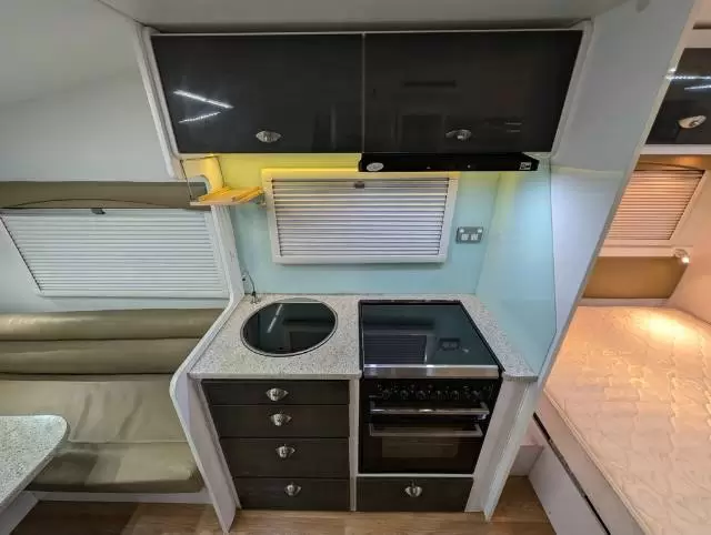 USED 2016 AVAN INFINITY 609