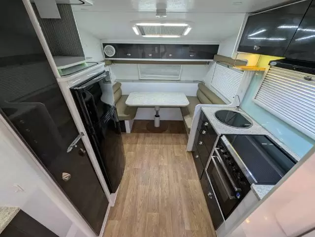 USED 2016 AVAN INFINITY 609