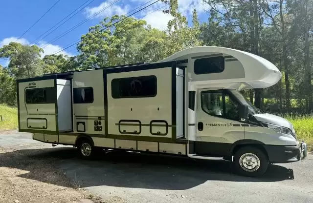 https://media-caravea.syd1.digitaloceanspaces.com/caravans/6EC17681/image-2.webp?q=Fw94dySFK1