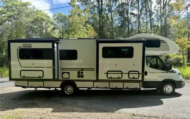 https://media-caravea.syd1.digitaloceanspaces.com/caravans/6EC17681/image-3.webp?q=2IfHmA4Sr9