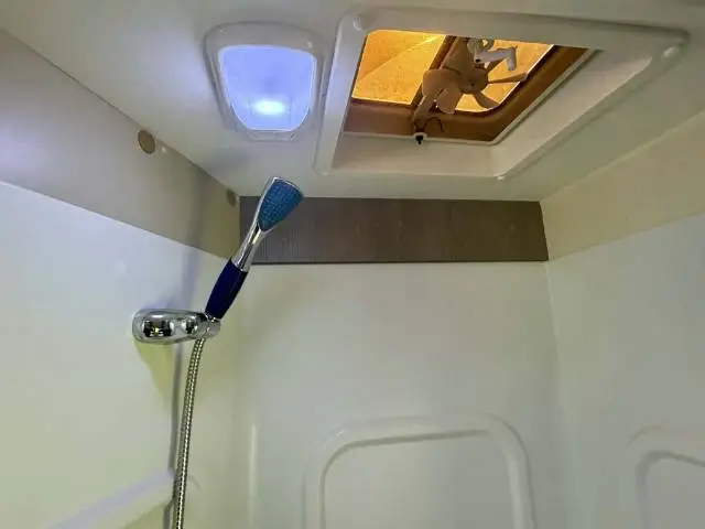 USED 2013 AVIDA ESPERANCE C7964SL SINGLE BEDS