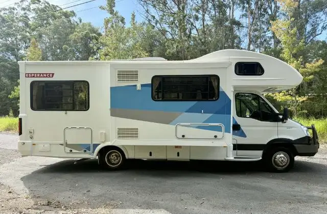 USED 2013 AVIDA ESPERANCE C7964SL SINGLE BEDS