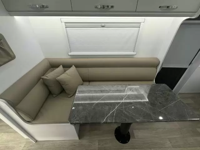 https://media-caravea.syd1.digitaloceanspaces.com/caravans/6EC17906/image-9.webp?q=x8K63OneNf