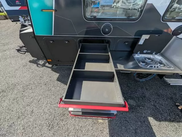 https://media-caravea.syd1.digitaloceanspaces.com/caravans/6EC18015/image-9.webp?q=GkLAy2aD4j