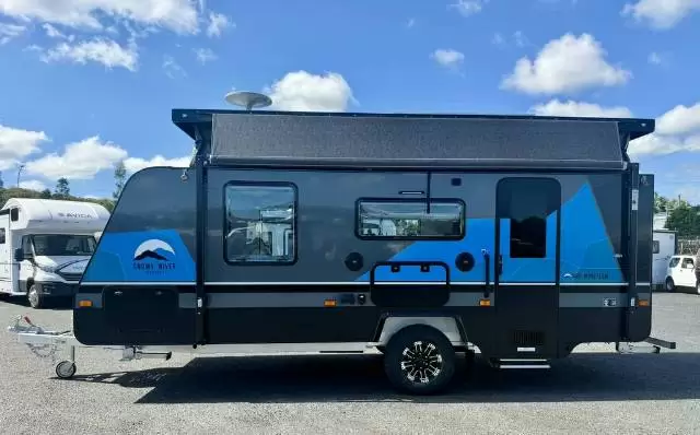 https://media-caravea.syd1.digitaloceanspaces.com/caravans/6EC18097/image-1.webp?q=nB6SpVaiXP
