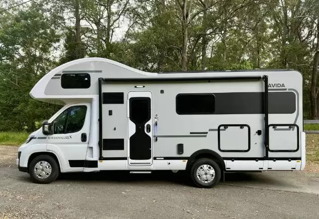 https://media-caravea.syd1.digitaloceanspaces.com/caravans/6EC18167/image-1.webp?q=IRCdzLmr6c