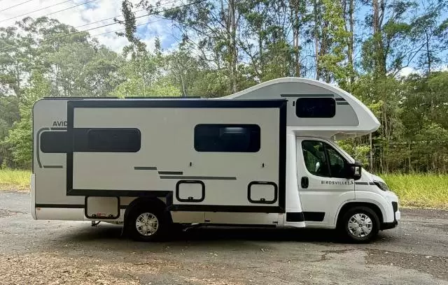https://media-caravea.syd1.digitaloceanspaces.com/caravans/6EC18167/image-3.webp?q=3B7fG6fP6F