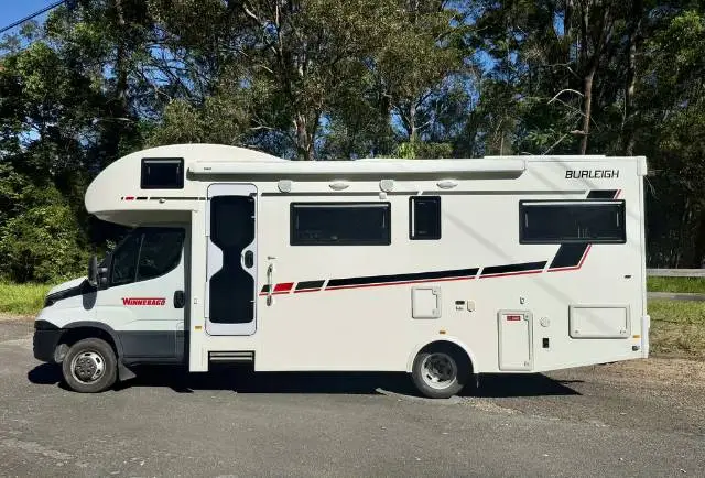 USED 2021 WINNEBAGO BURLEIGH