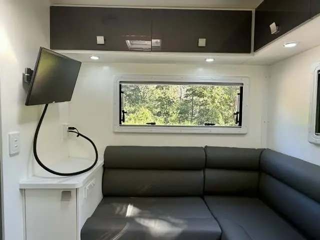 USED 2021 WINNEBAGO BURLEIGH