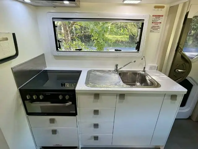 USED 2021 WINNEBAGO BURLEIGH