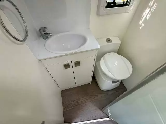 USED 2021 WINNEBAGO BURLEIGH