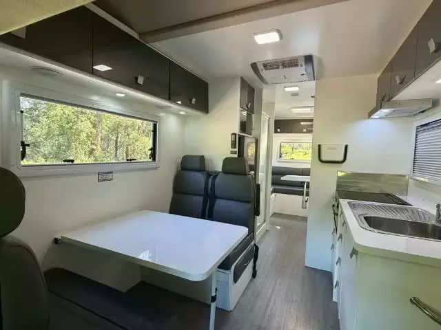 USED 2021 WINNEBAGO BURLEIGH