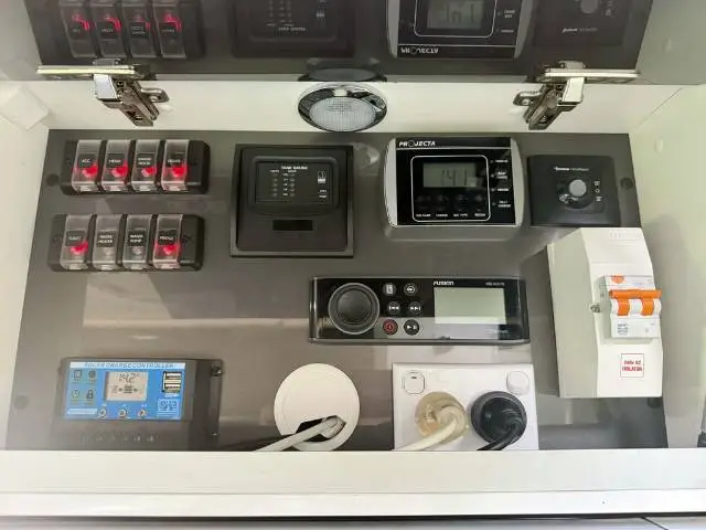 USED 2021 WINNEBAGO BURLEIGH