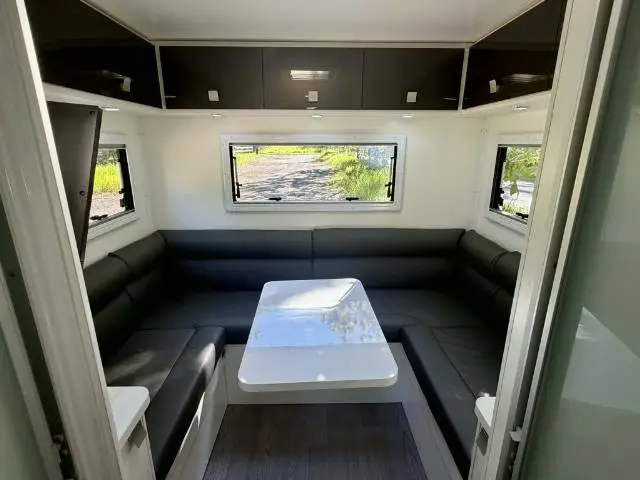 USED 2021 WINNEBAGO BURLEIGH