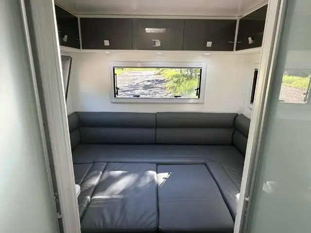 USED 2021 WINNEBAGO BURLEIGH