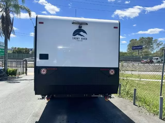 https://media-caravea.syd1.digitaloceanspaces.com/caravans/6EC18576/image-5.webp?q=3RxWFICOXt