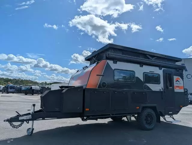 2515973