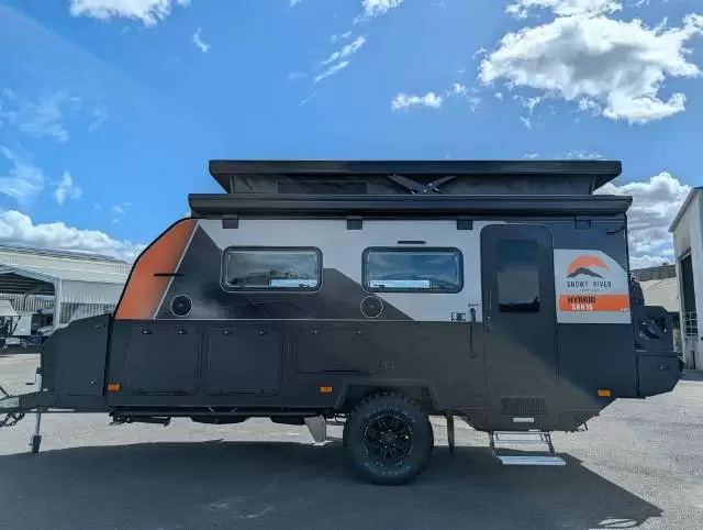 https://media-caravea.syd1.digitaloceanspaces.com/caravans/6EC18614/image-1.webp?q=7ZYNA23N6m