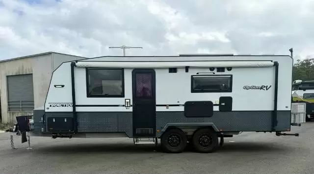 USED 2018 OPTION RV TRACTION