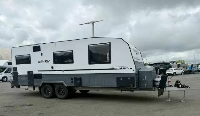 USED 2018 OPTION RV TRACTION