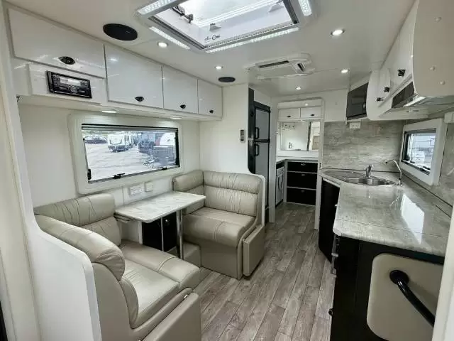 USED 2018 OPTION RV TRACTION