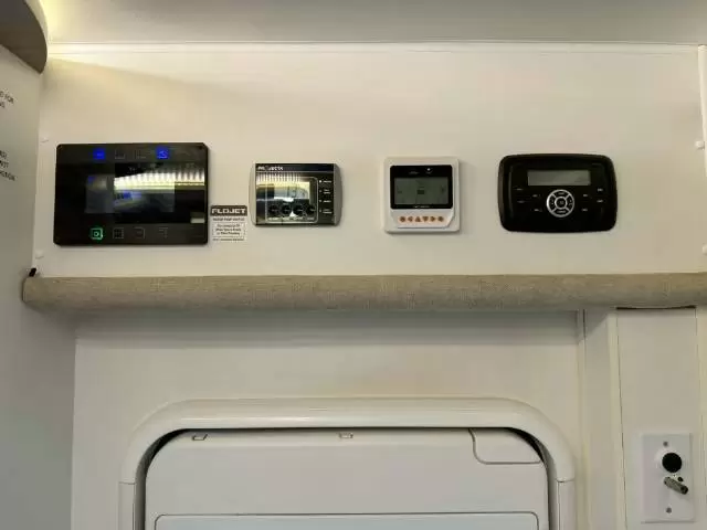 USED 2017 SUNLINER SWITCH 441