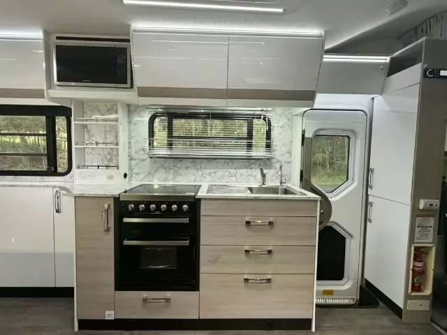 USED 2019 AVIDA ESPERANCE C7932SL
