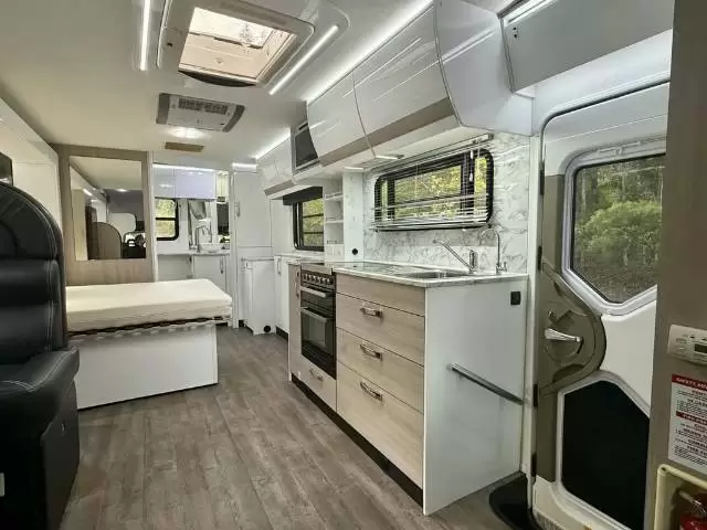 USED 2019 AVIDA ESPERANCE C7932SL
