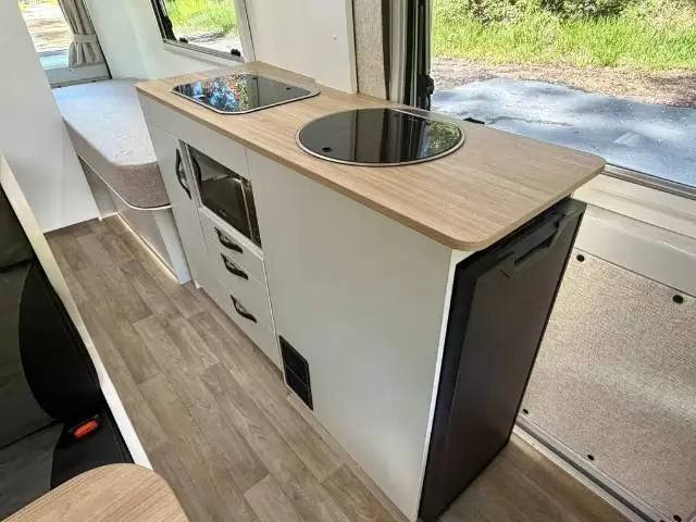USED 2025 AVAN APPLAUSE 600-1