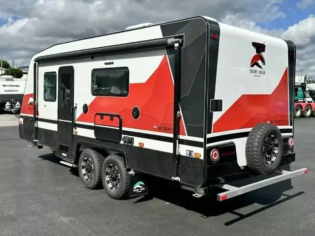 https://media-caravea.syd1.digitaloceanspaces.com/caravans/6EC19215/image-4.webp?q=SxMwMcl0OH