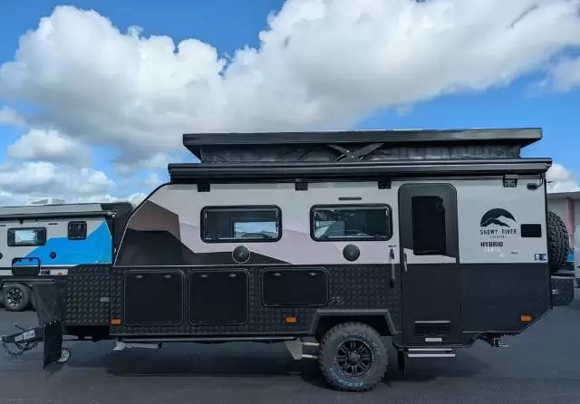 https://media-caravea.syd1.digitaloceanspaces.com/caravans/6EC19222/image-1.webp?q=lN2m89CwTv