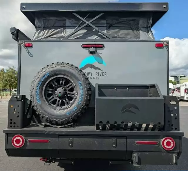 https://media-caravea.syd1.digitaloceanspaces.com/caravans/6EC19223/image-5.webp?q=nKWq10zKMc