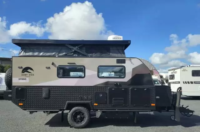 https://media-caravea.syd1.digitaloceanspaces.com/caravans/6EC19272/image-2.webp?q=WEghSd1AKX