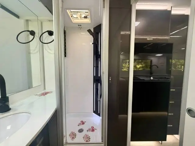 USED 2023 WINNEBAGO COTTESLOE