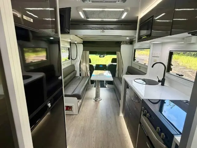 USED 2023 WINNEBAGO COTTESLOE