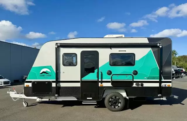 https://media-caravea.syd1.digitaloceanspaces.com/caravans/6EC19321/image-1.webp?q=0GP8DTP33b