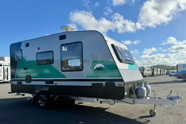 https://media-caravea.syd1.digitaloceanspaces.com/caravans/6EC19321/image-2.webp?q=vxS3yVG0xE