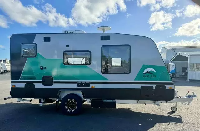 https://media-caravea.syd1.digitaloceanspaces.com/caravans/6EC19321/image-3.webp?q=p24TpB5srW