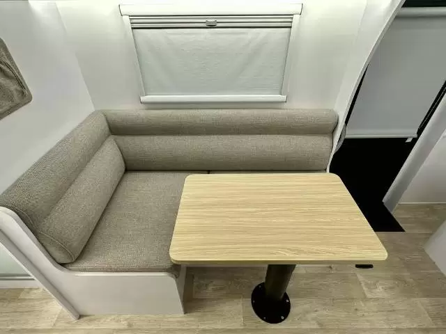 https://media-caravea.syd1.digitaloceanspaces.com/caravans/6EC19321/image-8.webp?q=aYOyA0D1Y5
