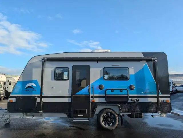 https://media-caravea.syd1.digitaloceanspaces.com/caravans/6EC19393/image-1.webp?q=axFcexNY73