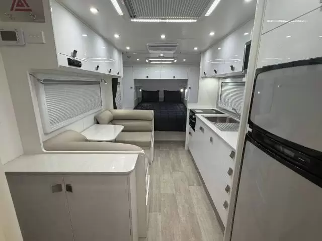 USED 2021 NEW AGE CARAVANS MANTA RAY MR19ERS2