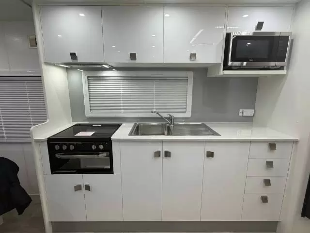 USED 2021 NEW AGE CARAVANS MANTA RAY MR19ERS2