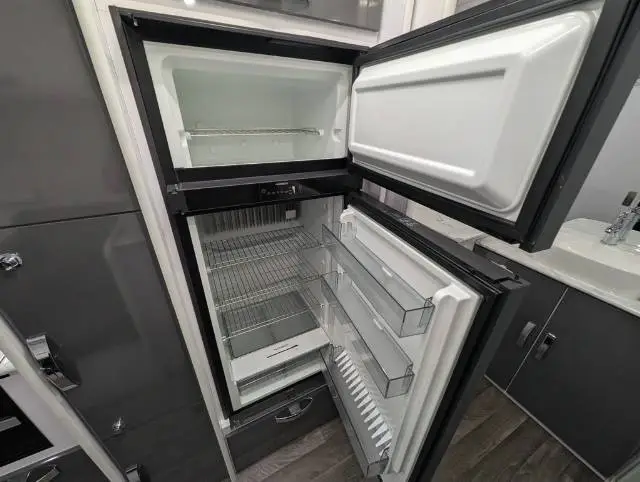 USED 2022 SNOWY RIVER SRC22 PANTRY