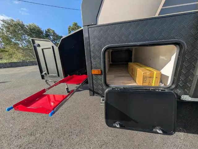 https://media-caravea.syd1.digitaloceanspaces.com/caravans/6EC19560/image-9.webp?q=EnogHgDAUN